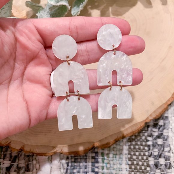 $5 JEWELRY CLEAROUT Acrylic Geometric Earrings - Picture 2 of 5